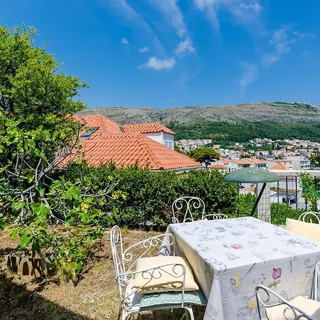 Villa Leonora *